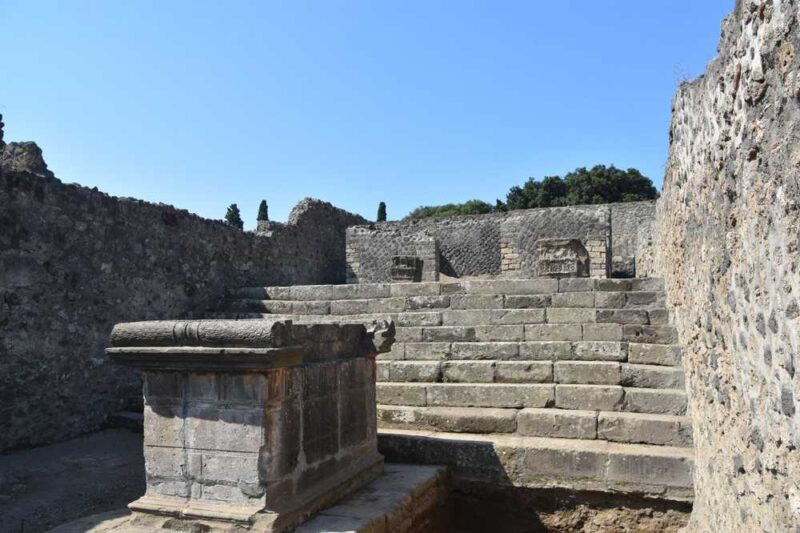 pompei tempio esculapio scaled