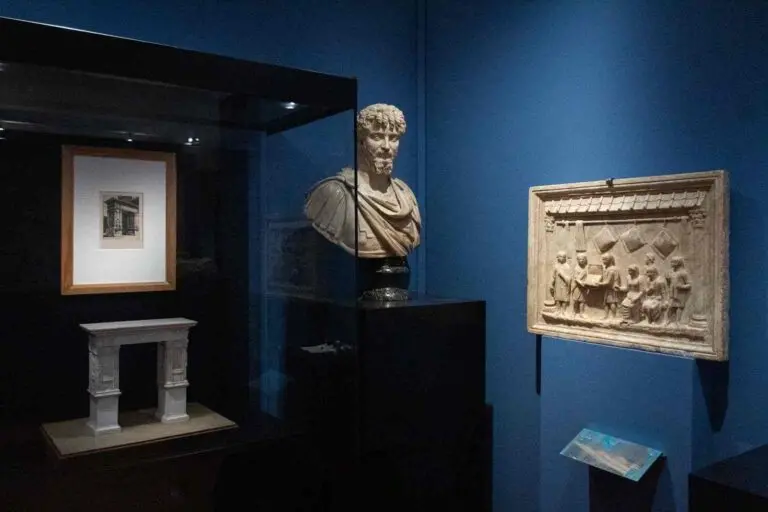 Alcune immagini della mostra “Pecunia non olet” dedicata alla finanza dell’Antica Roma agli Uffizi di Firenze